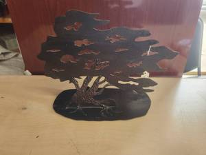 lot 26 image: Metal tree sculpture - signed by artist