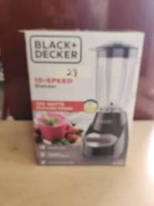 lot 28 image: Black & Decker mixer in box