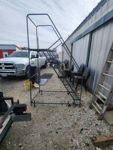 lot 100 image: Rolling Ladder