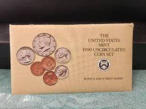 lot 78 image: 1990 United States Mint Uncirculated Coin Set - D and P