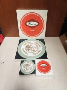 lot 122 image: Vintage Pimpernel Acrylic round placemats and coasters - made in England
