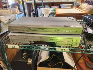 lot 169 image: Emerson DVDCD player and a Samsung VHS-DVD recorder
