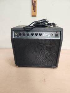 lot 172 image: Fender-Squier 15 guitar amp