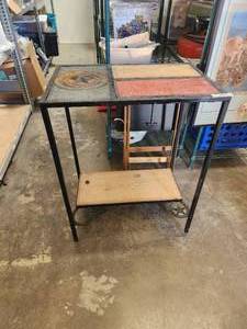 lot 204 image: Texas themed table
