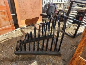lot 224 image: Heavy duty iron display rack. Great for warehouseshop storage