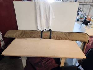 lot 7 image: Recurve bow, case and arrows