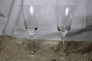 lot 28 image: Pair of Water Goblets Platino by�RIEKES-CRISA