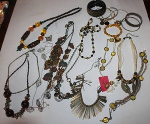 lot 67 image: Fashion Jewelry - metallic tones
