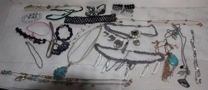lot 69 image: Fashion Jewelry - black, silver and turquoise tones
