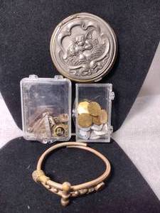 lot 110 image: Victorian jewelry selection. Includes Victorian rolled gold wire, Roman, and gold front ornaments. Also includes enamel cufflinks, rolled gold cufflinks, leather coin purse with white metal repousse top in cherub form.