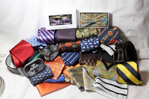 lot 31 image: Mens Ties, bowties, hankerchiefs and belts