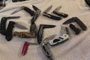 lot 86 image: Pocket Knives Kershaw, Chadwell, box cutter