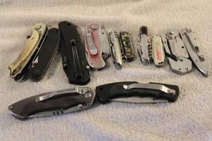 lot 90 image: Pocket Knives Coast, Box cutters,