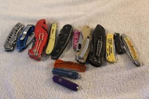 lot 122 image: Pocket Knives Milwaukee, Case, Kershaw, (one in about every color)