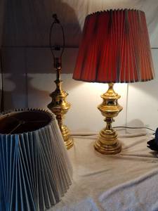 lot 48 image: Pair of Brass Table Lamps with 3-way switch (one works, the other needs some work)