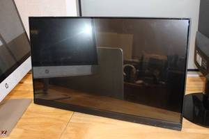 lot 10 image: Planar PCT2235 Touch Screen Monitor