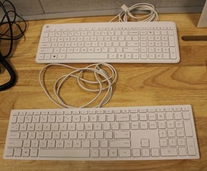 lot 32 image: (2) HP Keyboards with wire connection