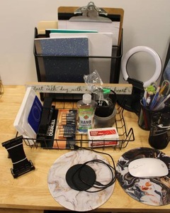 lot 39 image: Office Lot Wire Paper tray, Desk ring light, mouse pads, hp mouse, wireless charger and more
