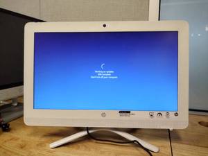 lot 11 image: HP All-in-One Desktop Computer
