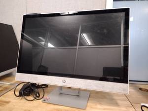 lot 12 image: HP Pavilion All-in-One Desktop Computer