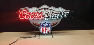 lot 1 image: Coors Light Neon Sign 30