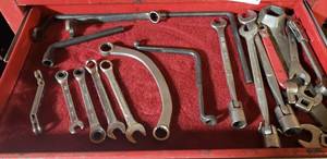 lot 10 image: Lot of Wrenches