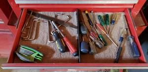 lot 32 image: Assortment of Screwdrivers and Misc., 30