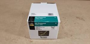 lot 68 image: Box of 8 x 3 Screws