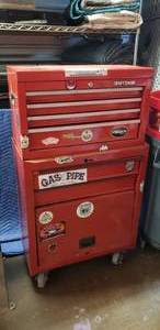 lot 69 image: Craftsman 2 Piece Rolling Tool Chest