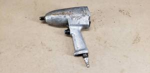 lot 70 image: Vintage Snap-On IM51, 1- 2 Air Impact Wrench