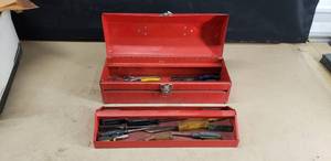 lot 79 image: 17 Steel Toolbox wContents