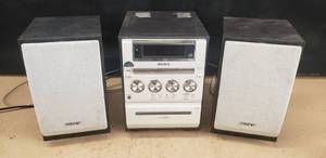 lot 102 image: Sony Model HCD-GP5 3_Piece Stereo w Speakers, Tested