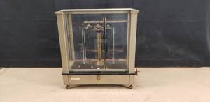 lot 106 image: Beautiful 1930s William Ainsworth & Sons Analytical Balance Scale Type LCB