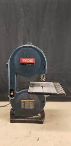 lot 110 image: Ryobi Band Saw, Model BS901 w 9 Cutting Throat, Tested