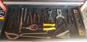 lot 120 image: Lot of Misc Tools,
