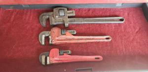 lot 123 image: Lot of 3 Heavy Duty Pipe Wrenches