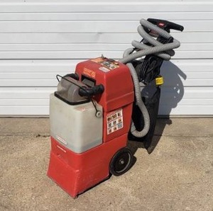 lot 139 image: Rug Doctor Mighty Pack Carpet cleaner, Model MP-R2D, Powers On
