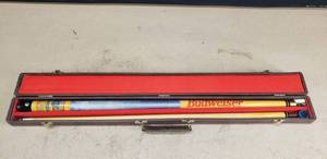 lot 147 image: Beautiful Vintage Budweiser 21oz 2-Piece Pool Cue w Case