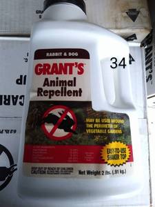 lot 34 image: GRANTS ANIMAL REPELLENT KEEPS RABBITS AND DOGS OUT YOUR GARDEN OR YARD