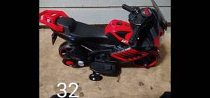 lot 32 image: BATTERY POWERED KIDS RIDE ON MOTORCYCLE