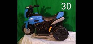 lot 30 image: BATTERY POWERED RIDE ON KIDS MOTORCYCLE