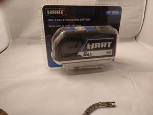 lot 21 image: HART 40V  LITHIUM-ION BATTERY