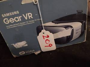 lot 209 image: Samsung Gear VR