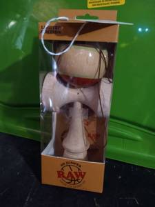lot 200 image: RAW TOKE HOLE GAME