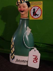 lot 190 image: Scotsman Scotch Ceramic Musical Bottle Decanter