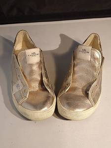 lot 81 image: COACH SHOES