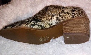 lot 223 image: MADEWELL The Cline Western Bootiein snake embossed leather  size 5