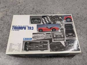 lot 33 image: Plastic Model Gunze Sangyo Triumph TR3 124 Scale High Tech Model - NEW