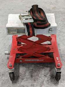 lot 39 image: PITTSBURGH AUTOMOTIVE 450 lbs. Low Lift Transmission Jack