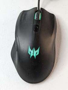 lot 75 image: PREDATOR CESTUS 320 GAMING MOUSEPMW800